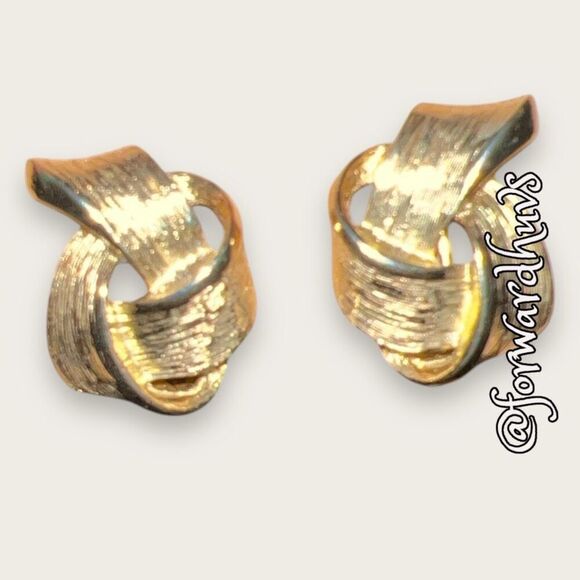 Gold Tone Non-Pierced Clip-On Earrings - Picture 1 of 9